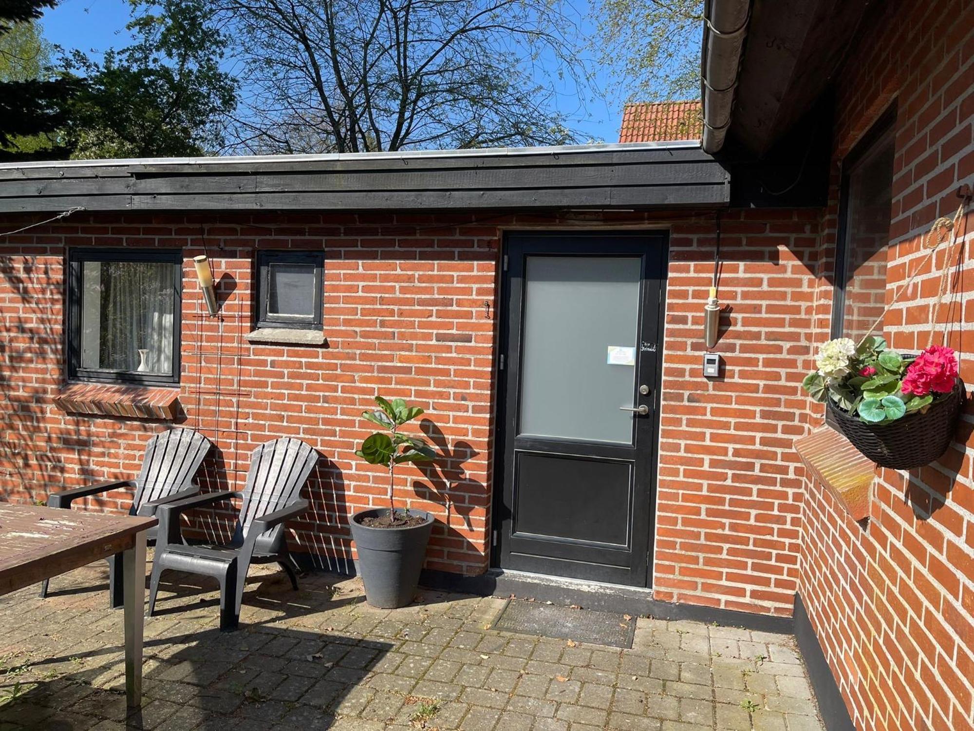 5 Minute Walk To Lego House - Perfect Location - Studio Room With Private Entrance - Garden On Site Билунд Екстериор снимка